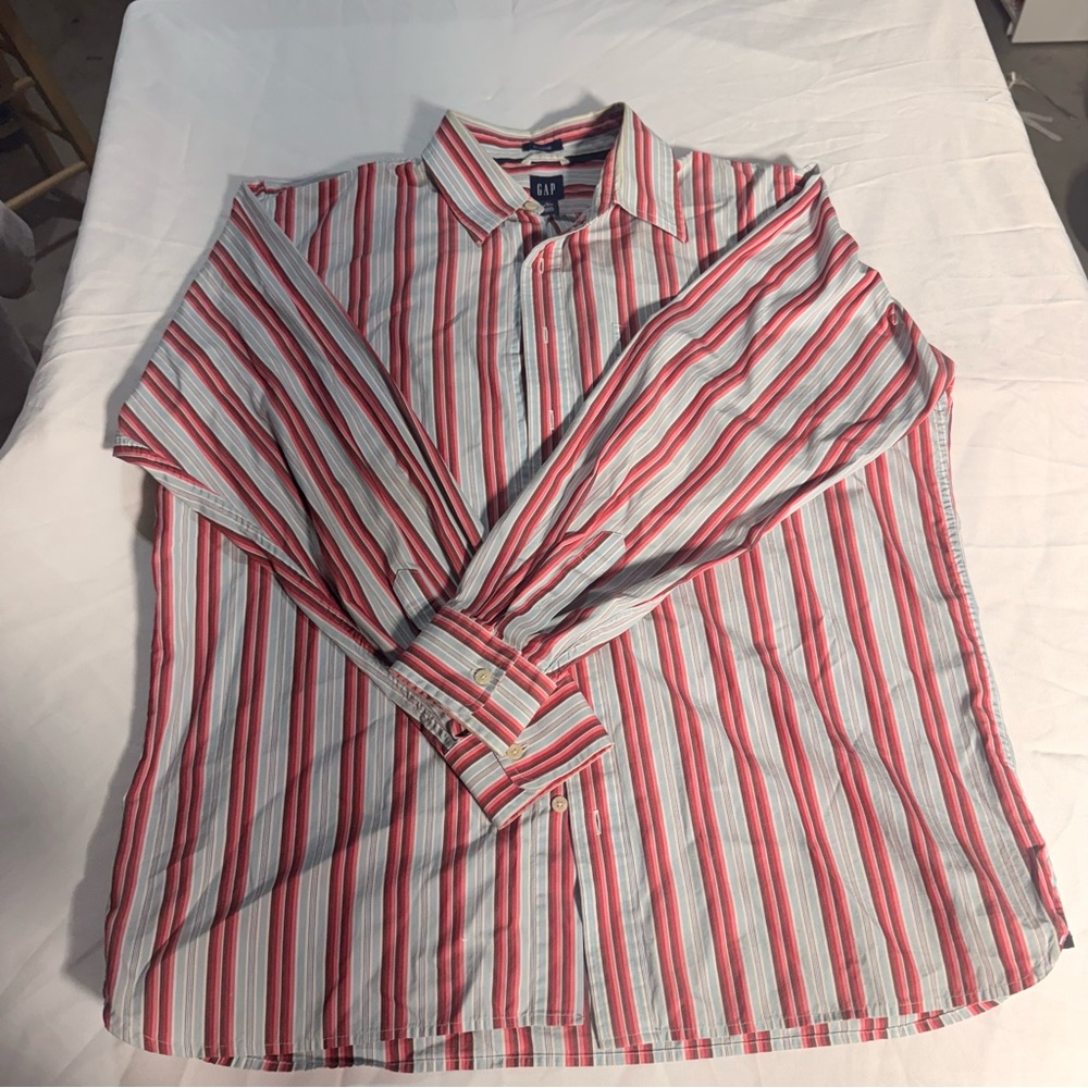 GAP Men's Multicolor Striped Button Down Shirt
